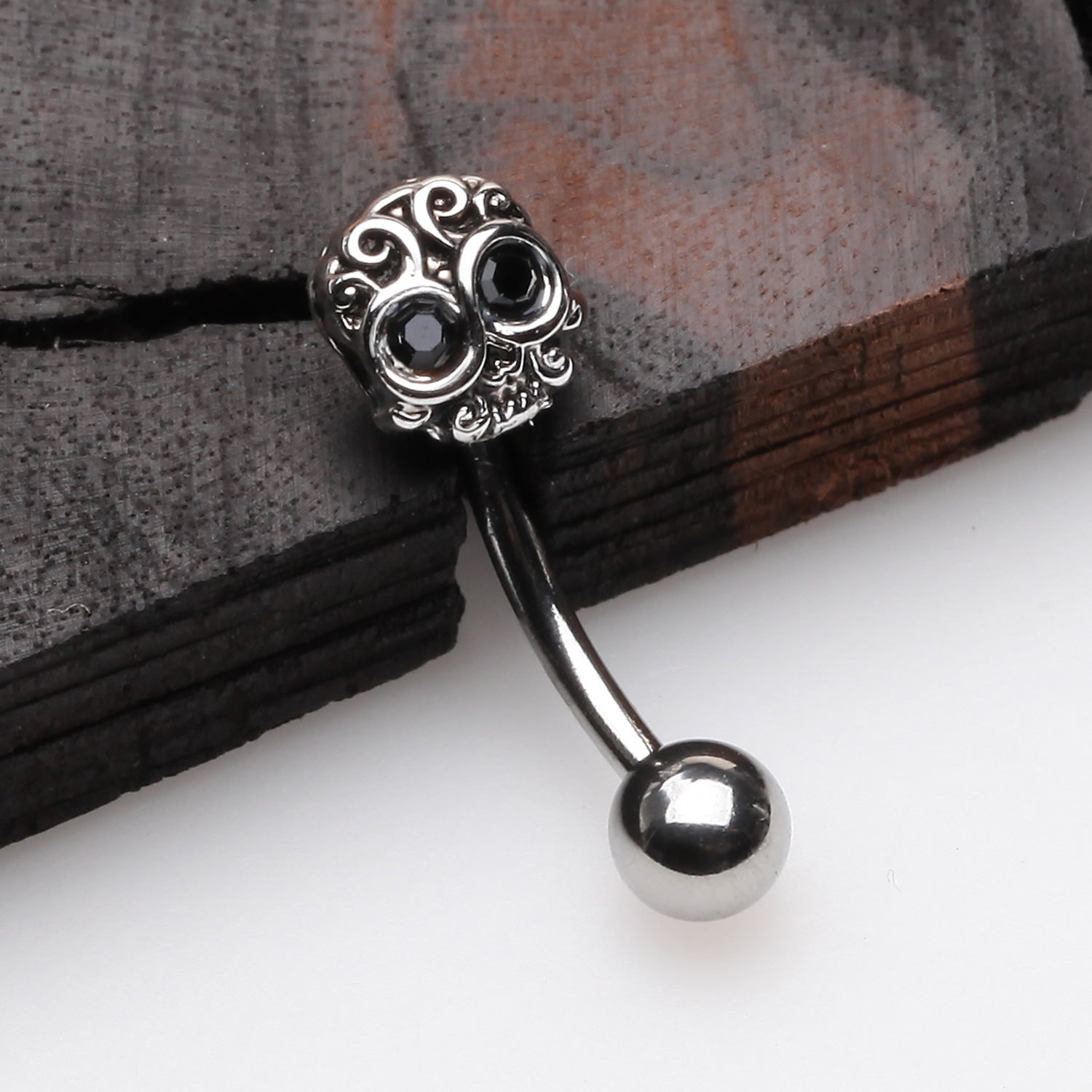 Detail View 1 of Calavera Skull Sparkle Curved Barbell-Black
