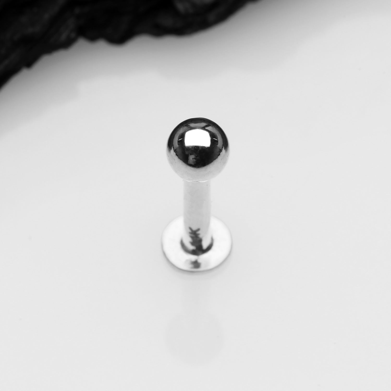 Detail View 1 of 14 Karat White Gold Ball Top Flat Back Stud Labret