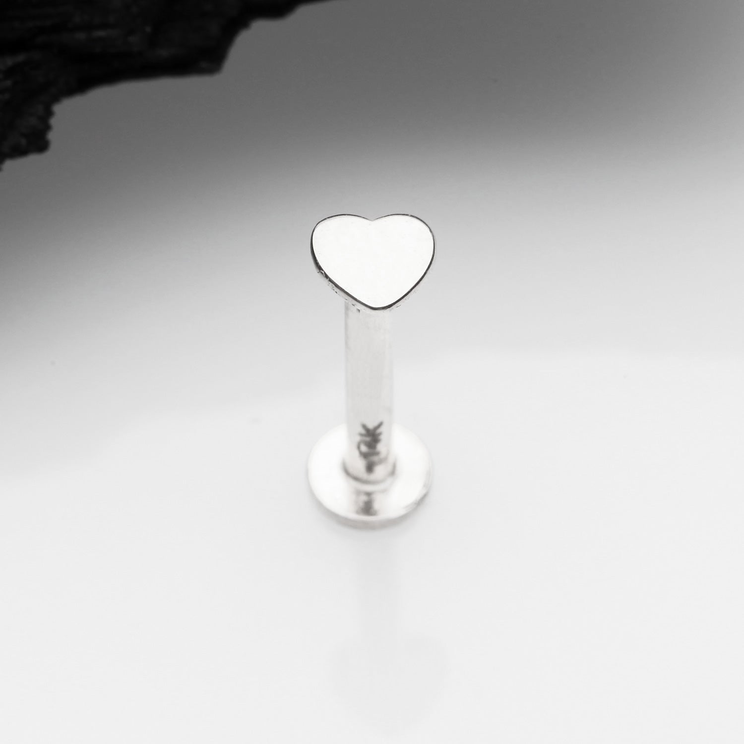 Detail View 1 of 14 Karat White Gold OneFit Threadless Flat Heart Top Flat Back Stud Labret