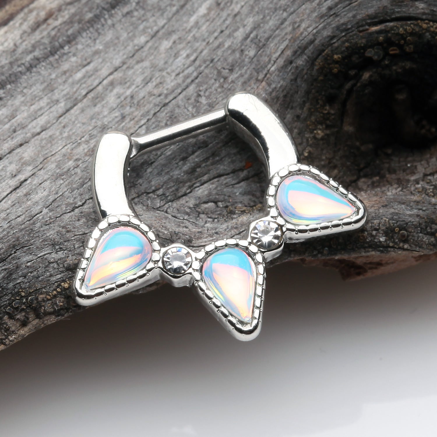 Detail View 1 of Iridescent Revo Trident Septum Clicker