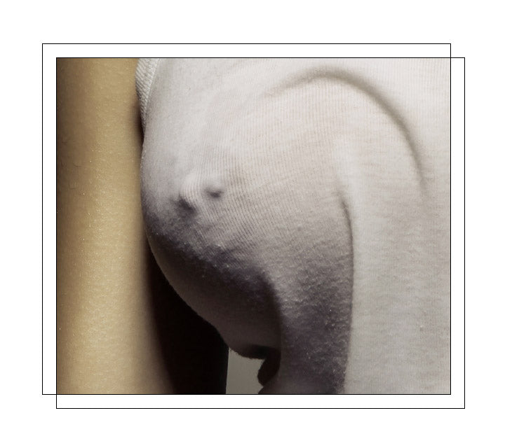 Located usually at the base of the nipple where it rises from the areola. It can be pierced at any angle, but is usually done horizontally or sometimes done vertically. Horizontal nipple piercing is the most common type of nipple piercing through the sides of the nipple. It is important that the piercing goes through the base of the nipple and not the tip.