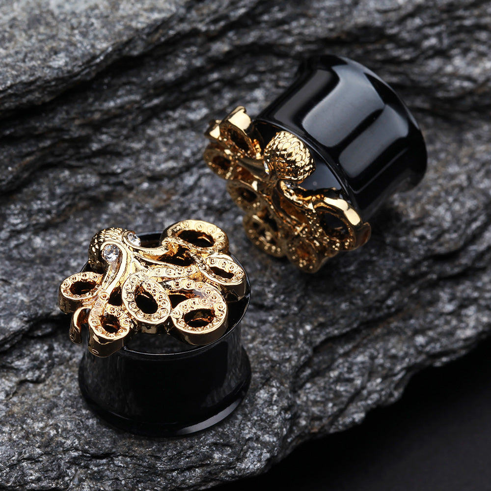 Detail View 2 of A Pair of Golden Evil Octopus Ear Gauge Tunnel Plug-Black/Clear