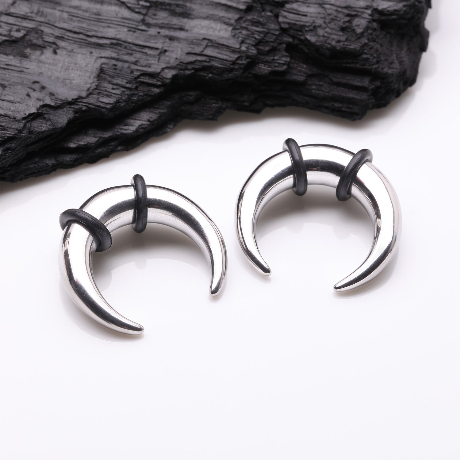 Detail View 1 of A Pair of Buffalo Pincher Hanging Steel Taper with O-Rings