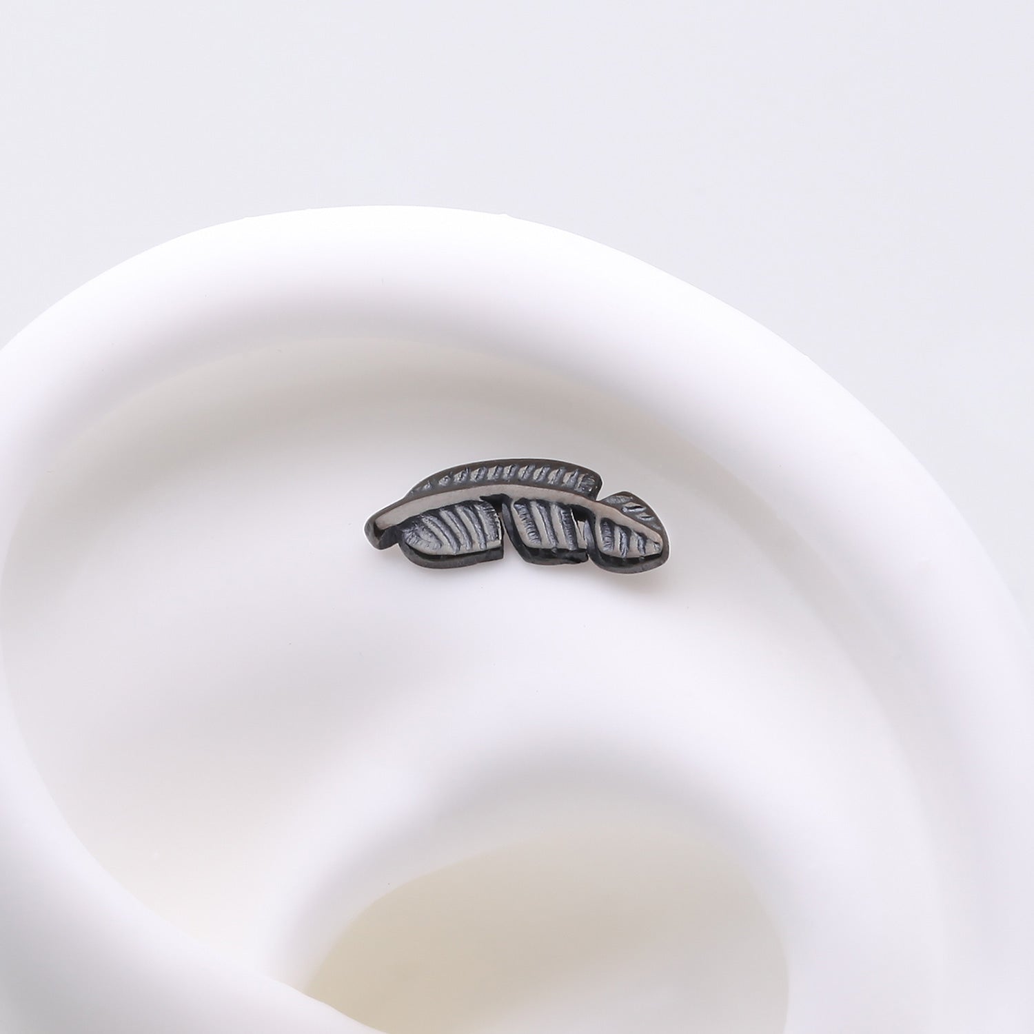 Detail View 1 of Implant Grade Titanium OneFit Threadless Blackline Vintage Leaf Top Part